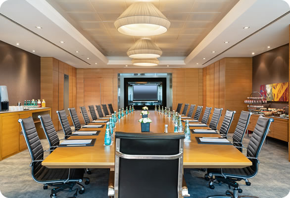 EsticaHub | Travel Adviser Health & Beauty